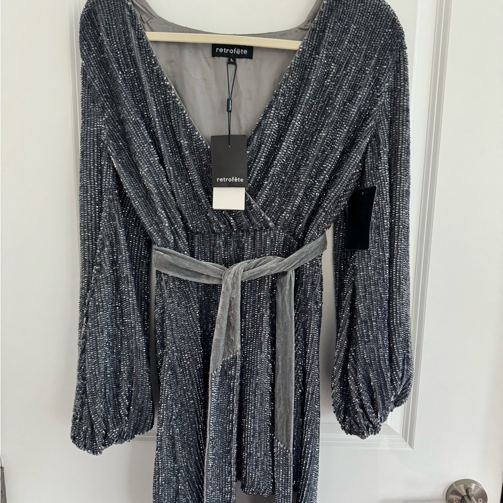 RETRO FETE **NEVER WORN w Tags** Gabrielle dress in GUN METAL/Silver LARGE